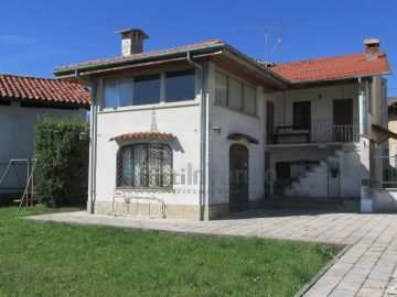 Castelnuovo Nigra Via Ubertallo iela