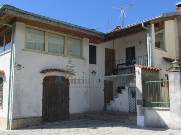 Castelnuovo Nigra Via Ubertallo iela
